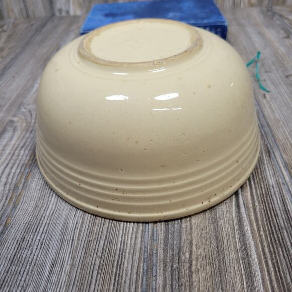 Vintage Watt Pottery Starflower Bowl #7 - Picture 5 of 6